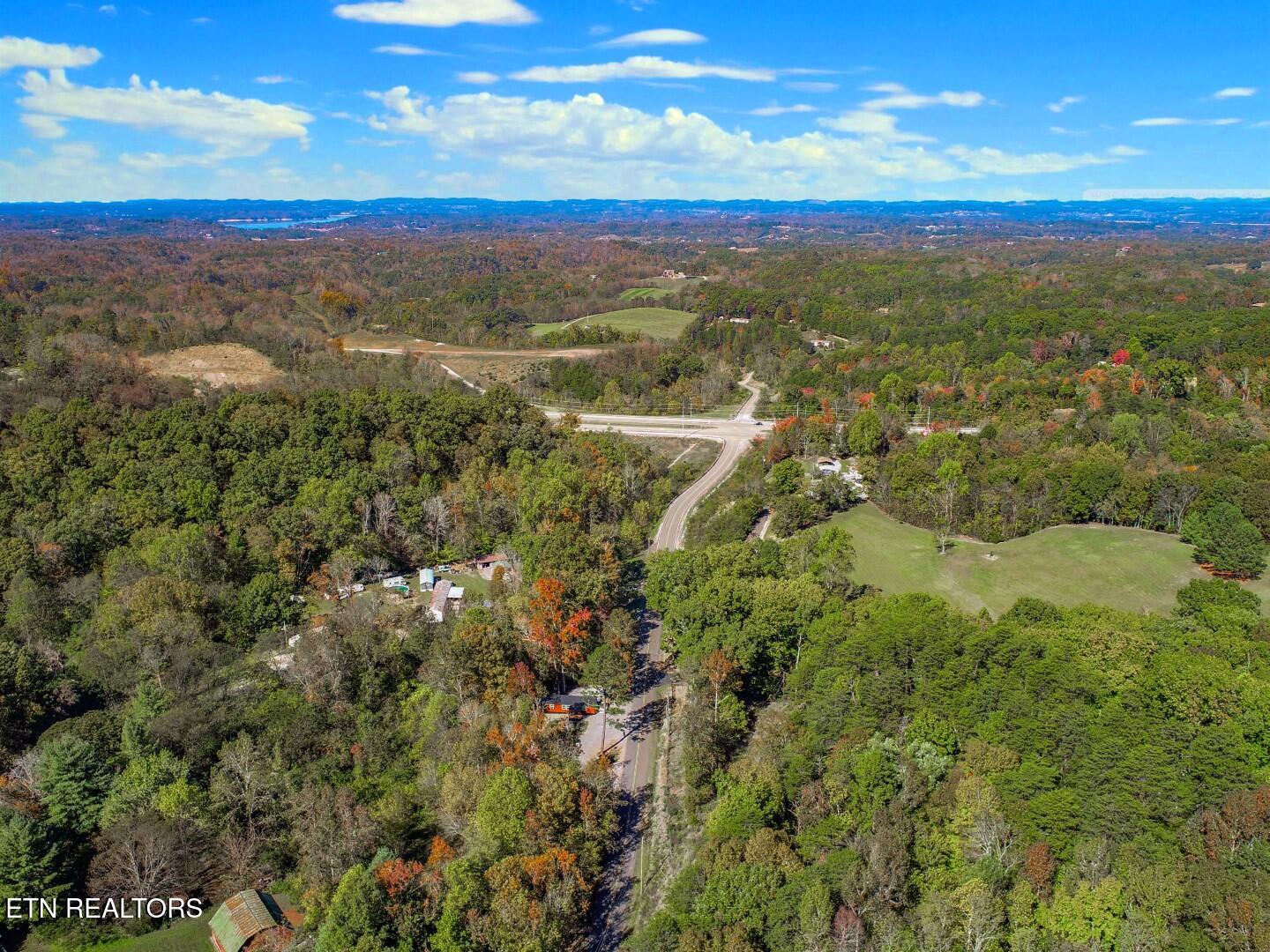 2283 Upper Rinehart Road Dandridge, TN 37725 - Photo 34 of 39 33ps