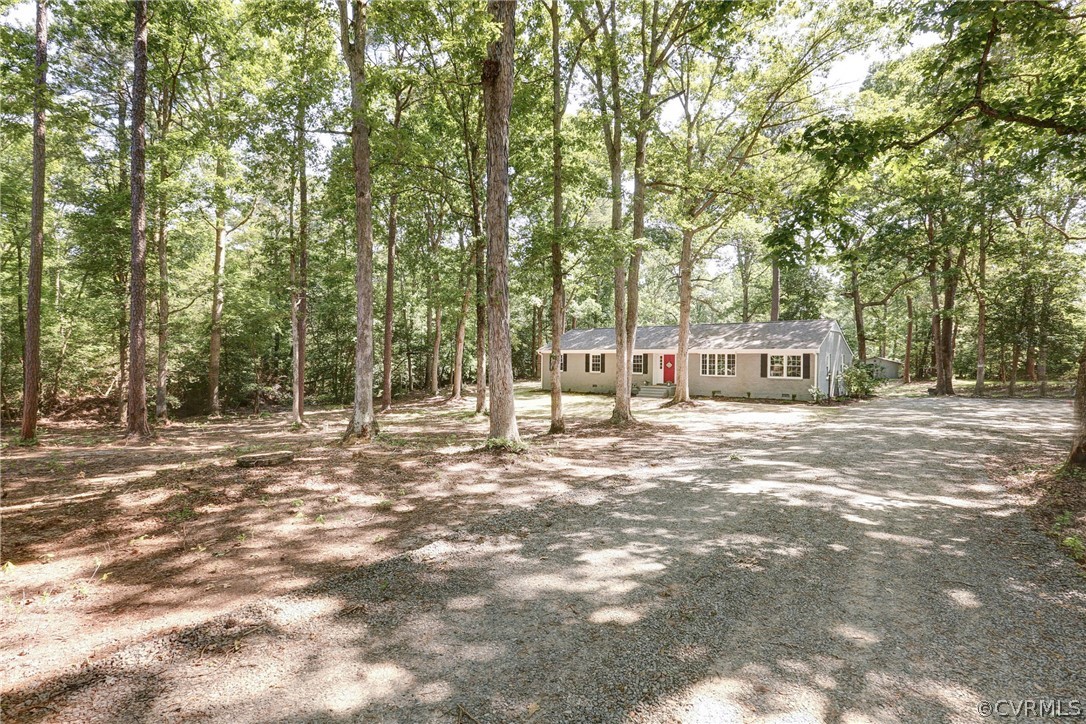 8335 Old Roxbury Road Quinton, VA 23141 - Photo 2 of 36 Driveway