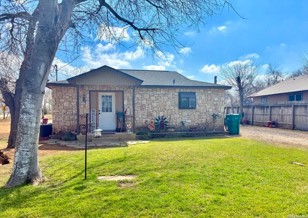 $179,777 | 1314 Commerce Street, Jourdanton, TX 78026
