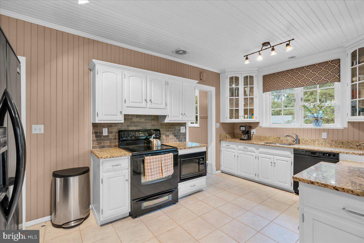 316 Chews Landing Road Haddonfield, NJ 08033 - Photo 11 of 55 Kitchen