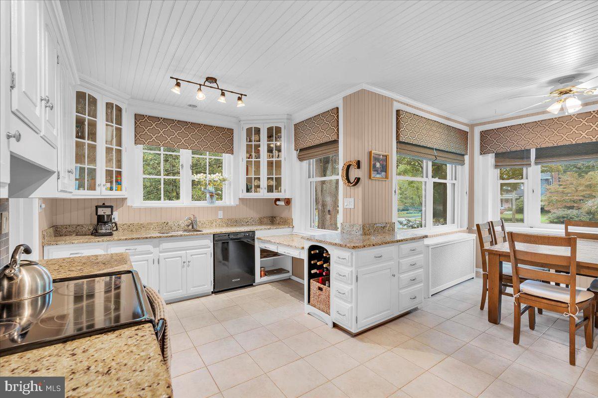 316 Chews Landing Road Haddonfield, NJ 08033 - Photo 12 of 55 Kitchen