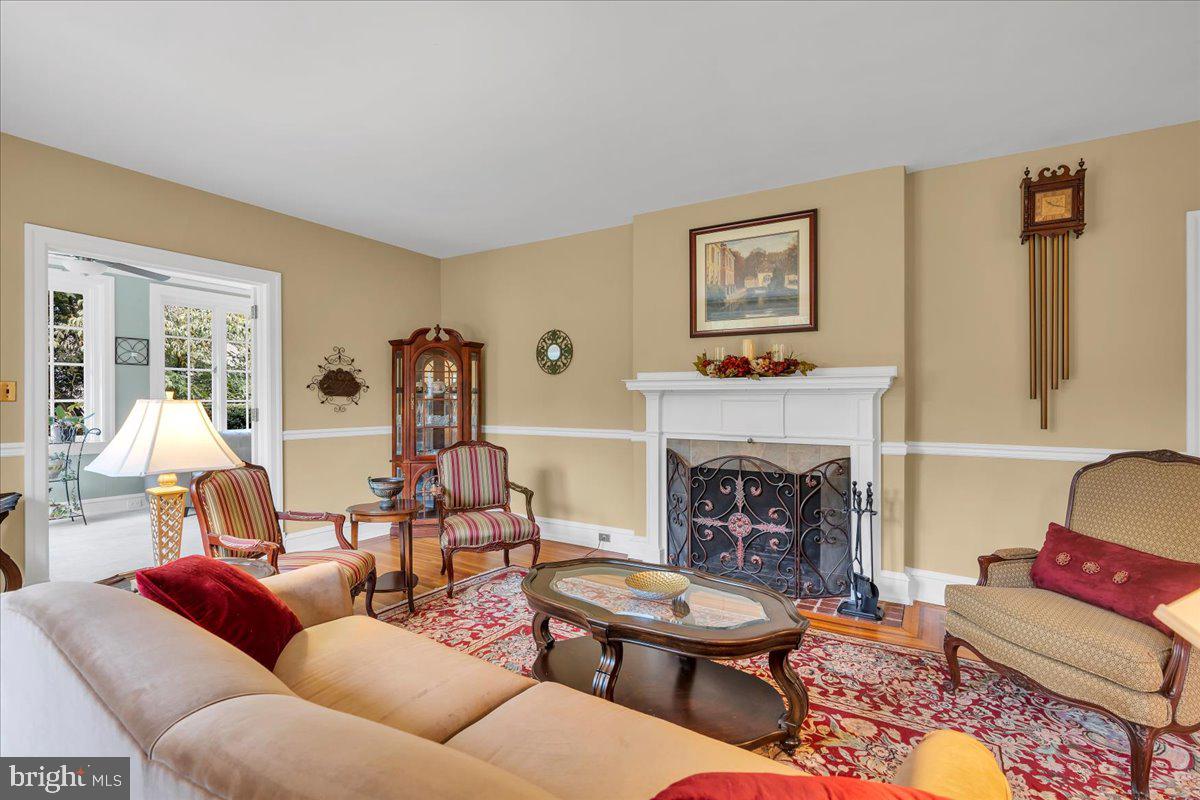 316 Chews Landing Road Haddonfield, NJ 08033 - Photo 5 of 55 Living Room & Wood Fireplace