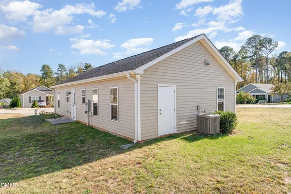 $270,000 | 3060 Camden Creek Drive, Raleigh, NC 27610