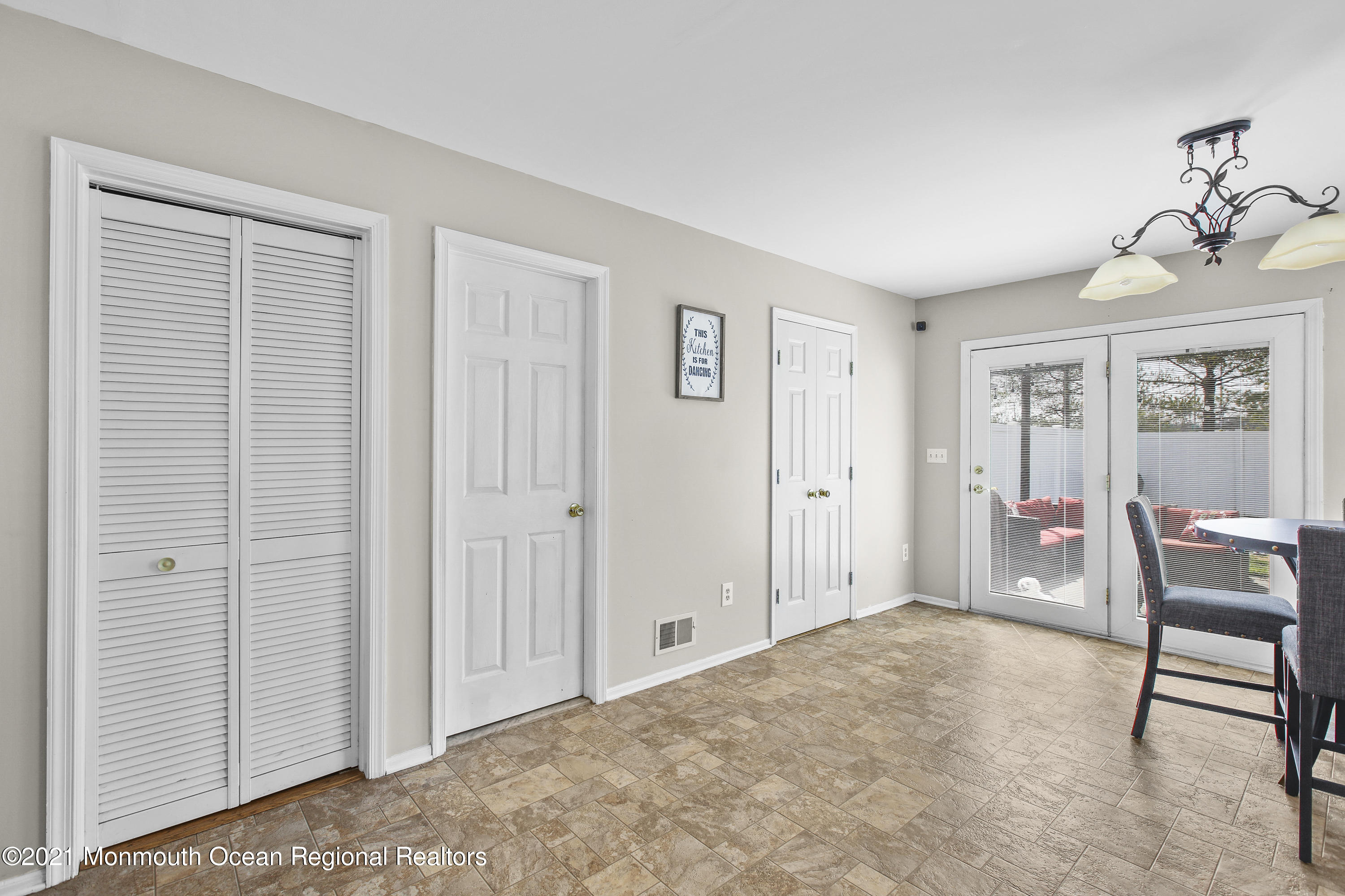 336 Main Street Keyport, NJ 07735 - Photo 11 of 22 5W5A1001