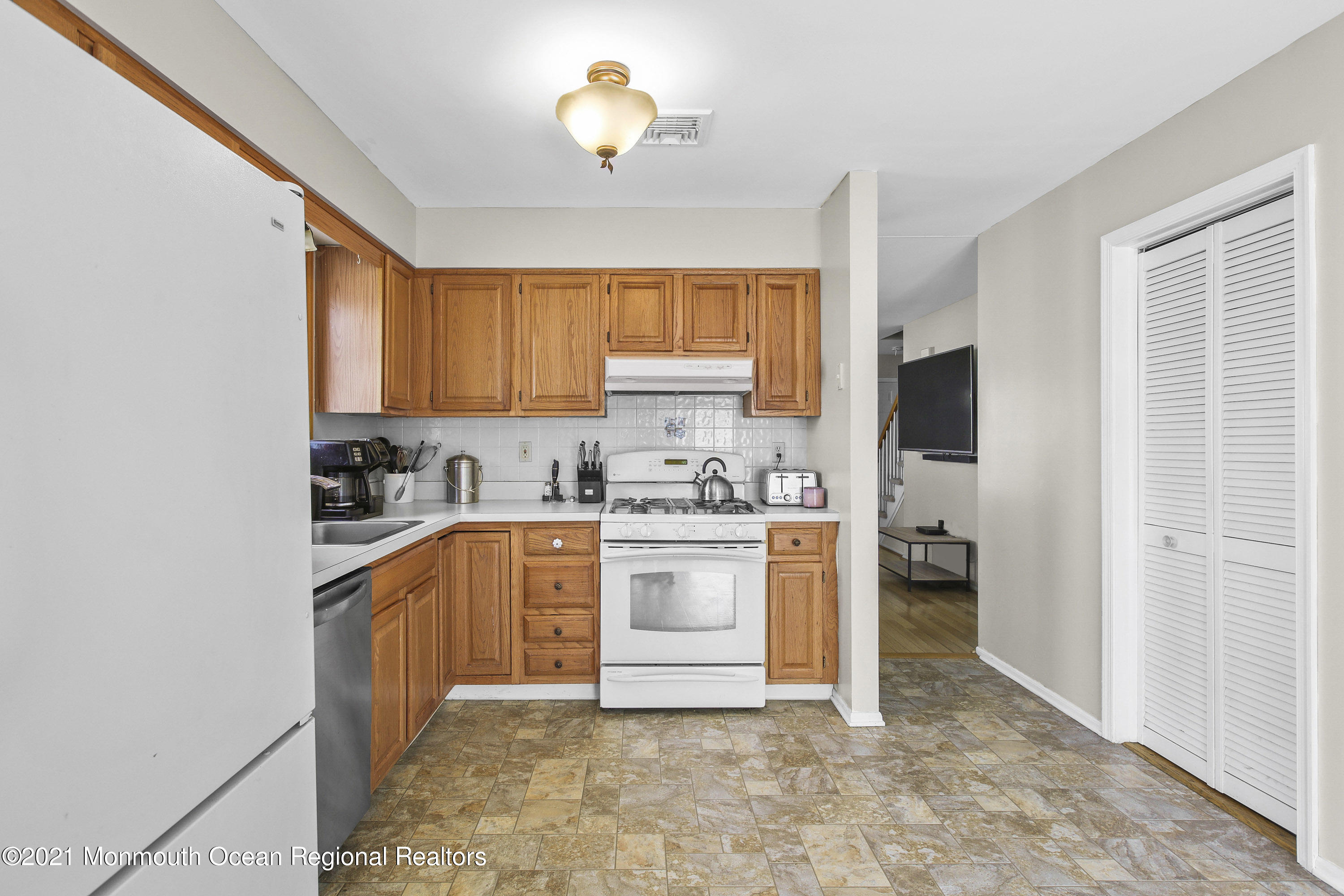 336 Main Street Keyport, NJ 07735 - Photo 10 of 22 5W5A0996