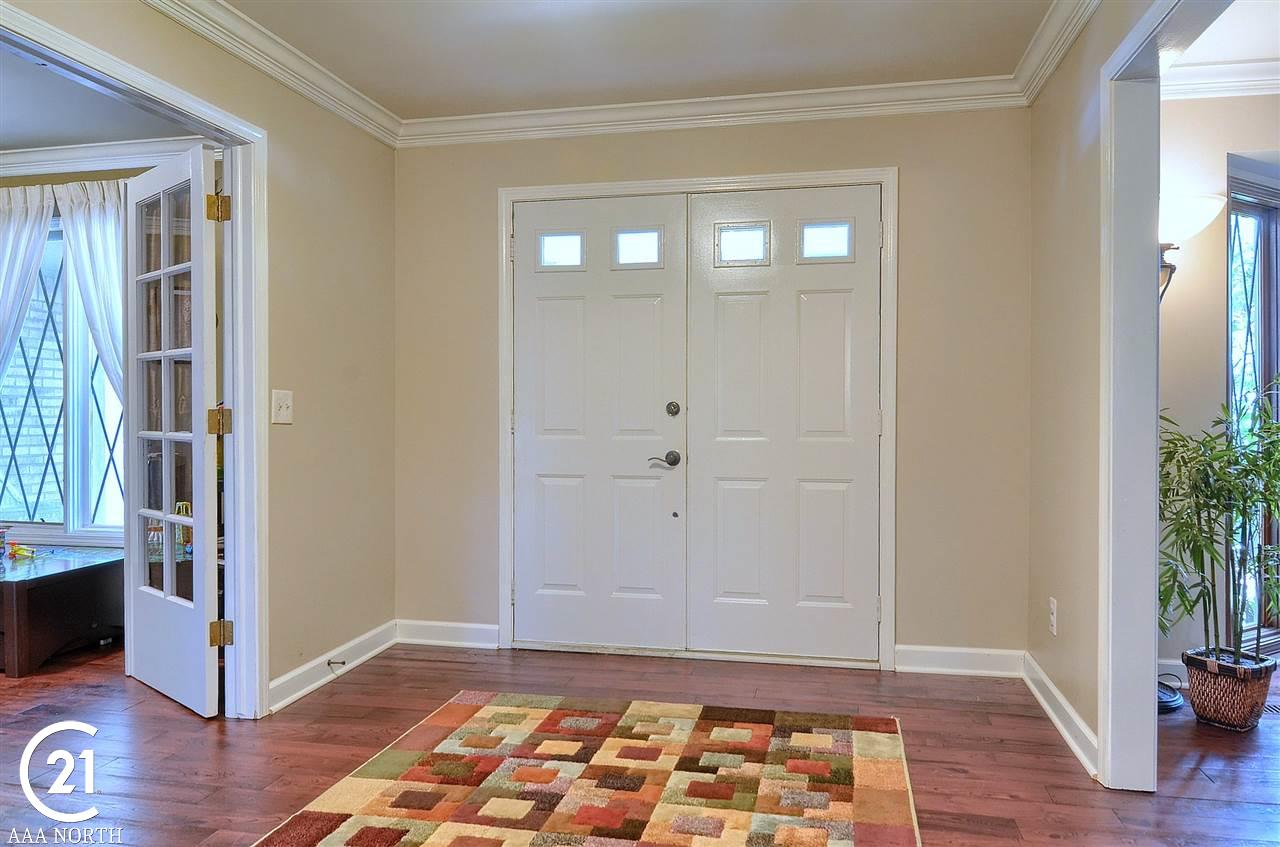 818 Timberline Drive Rochester Hills, MI 48309 - Photo 2 of 30