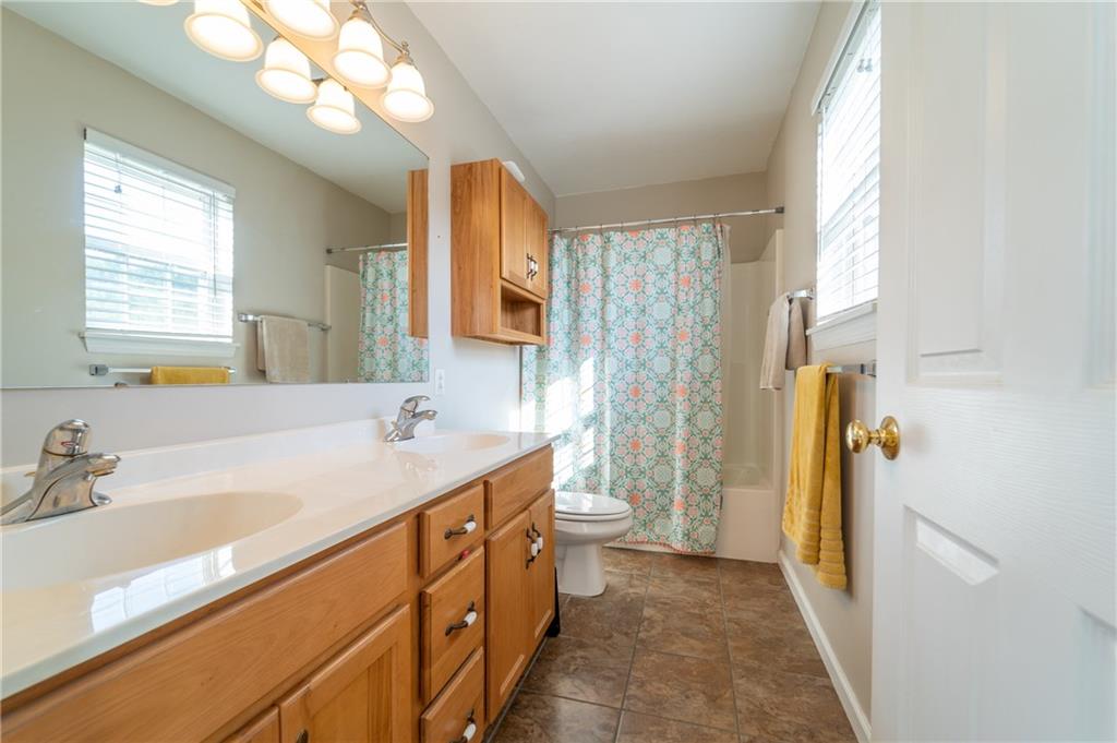 413 Lemmon Road Latrobe, PA 15650 - Photo 11 of 23 Spacious master bath