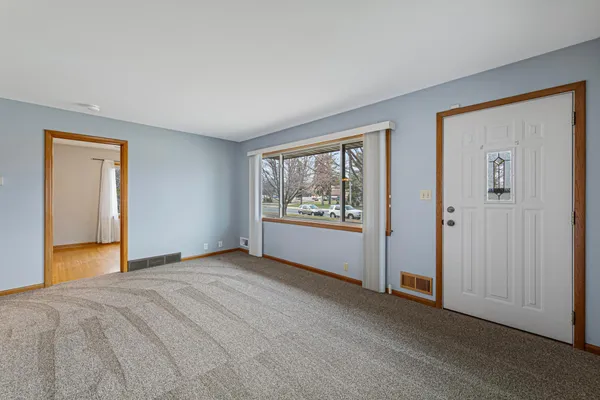 $289,900 | 1235 East Main Street, Mankato, MN 56001