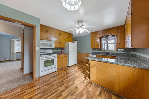 $289,900 | 1235 East Main Street, Mankato, MN 56001