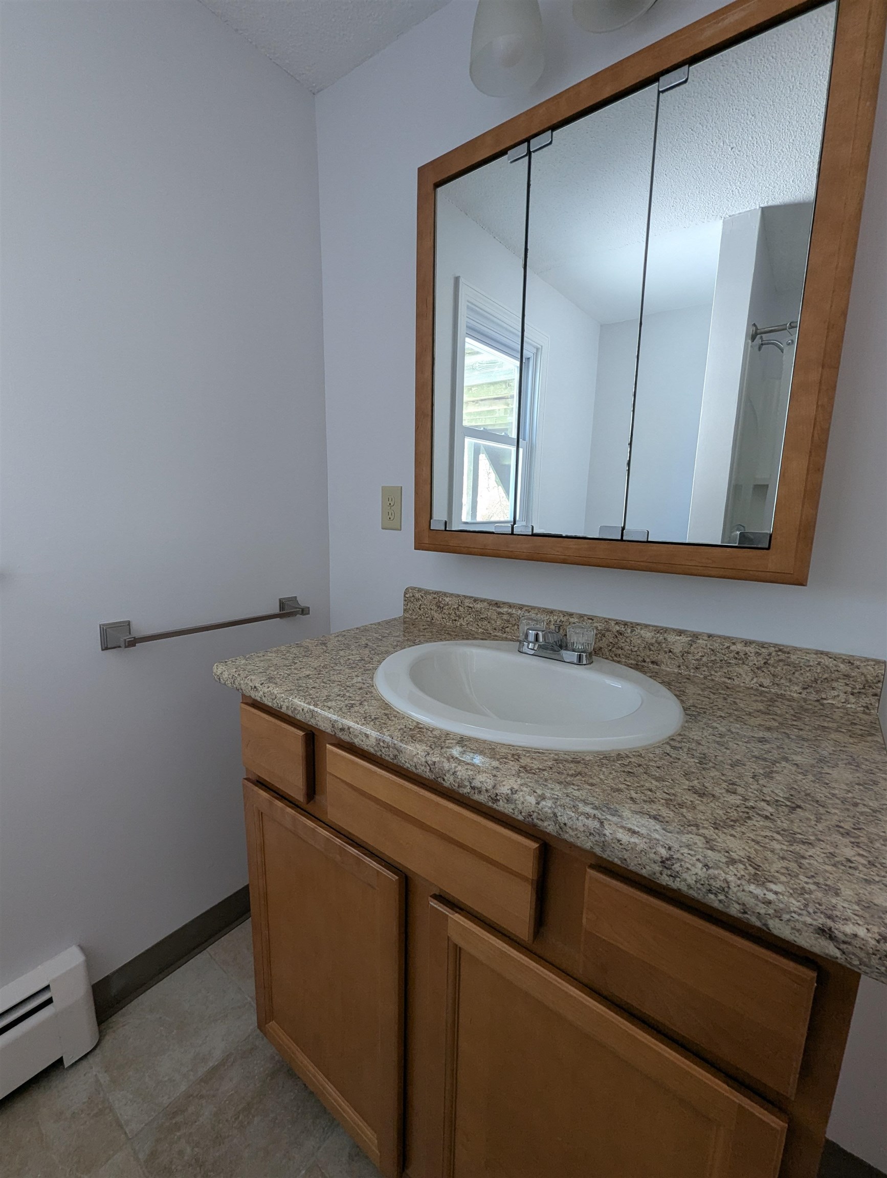 471 High Street, Unit 4 Hampton, NH 03842 - Photo 18 of 24