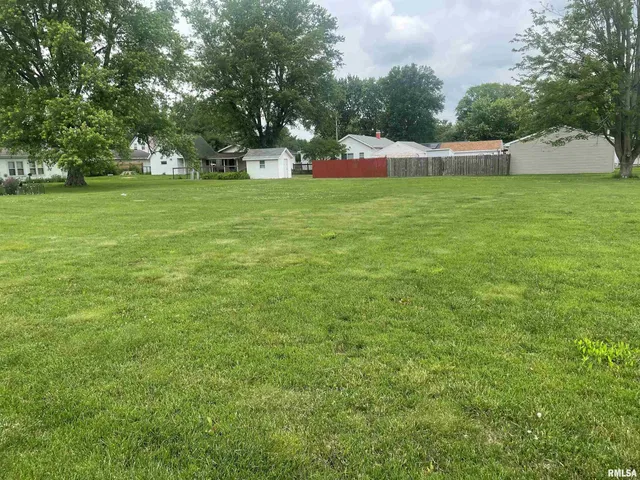 $9,000 | 510 East Roberts Street, Colchester, IL 62326