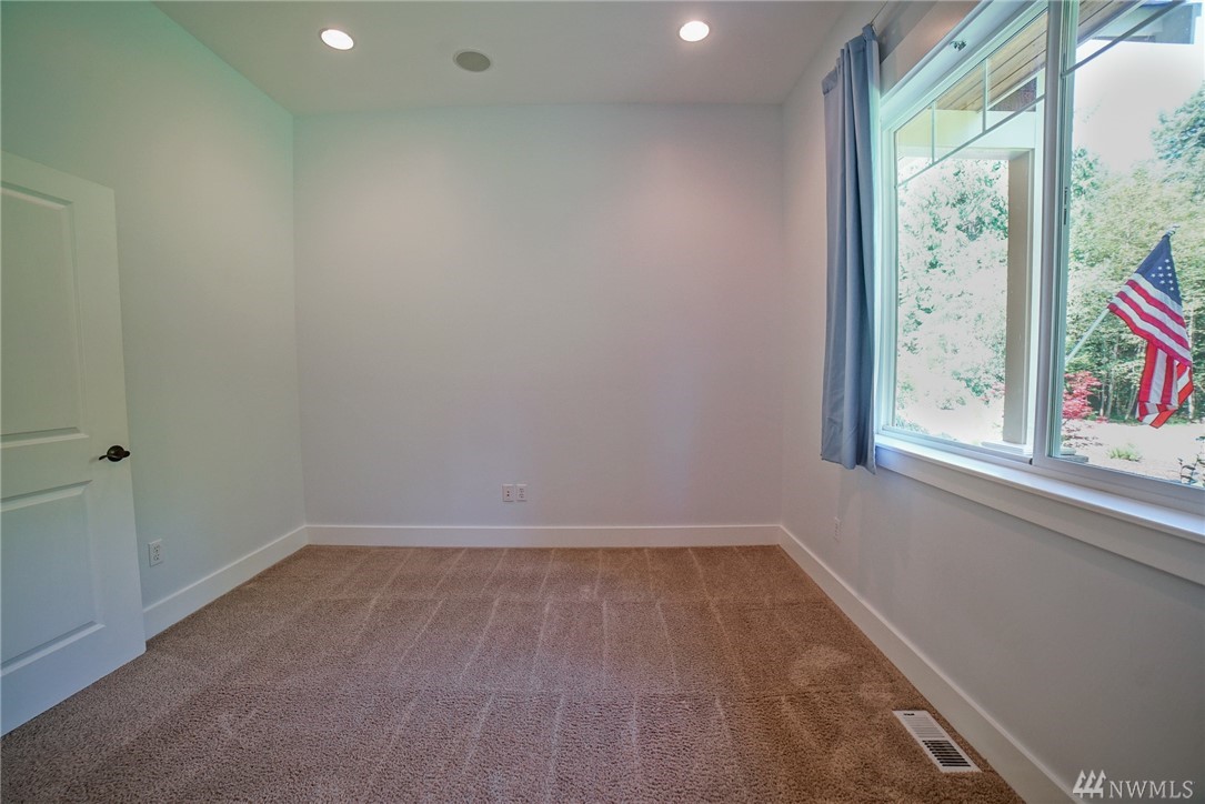14530 Cavalli Road Southeast Olalla, WA 98359 - Photo 12 of 25 Gallery Image 12
