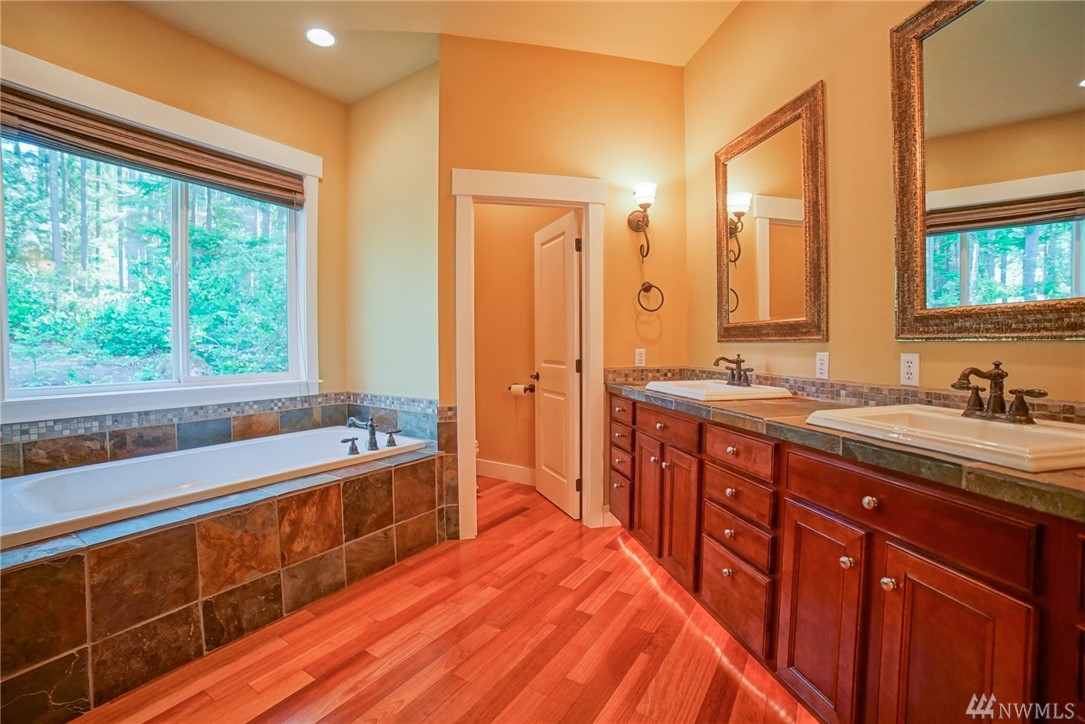 14530 Cavalli Road Southeast Olalla, WA 98359 - Photo 15 of 25 Gallery Image 15