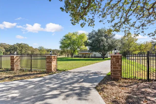 $1,175,000 | 1215 East Stegall Drive, Robinson, TX 76706