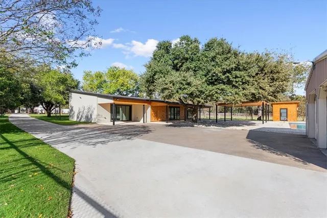 $1,175,000 | 1215 East Stegall Drive, Robinson, TX 76706