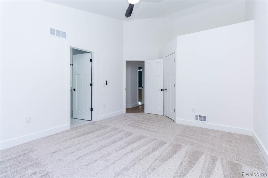 4908 Carrington Drive Rochester, MI 48306 - Photo 16 of 40 Gallery Image 16