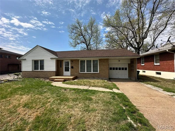 $1,250 | 9343 Duenke Drive, St. Louis, MO 63137