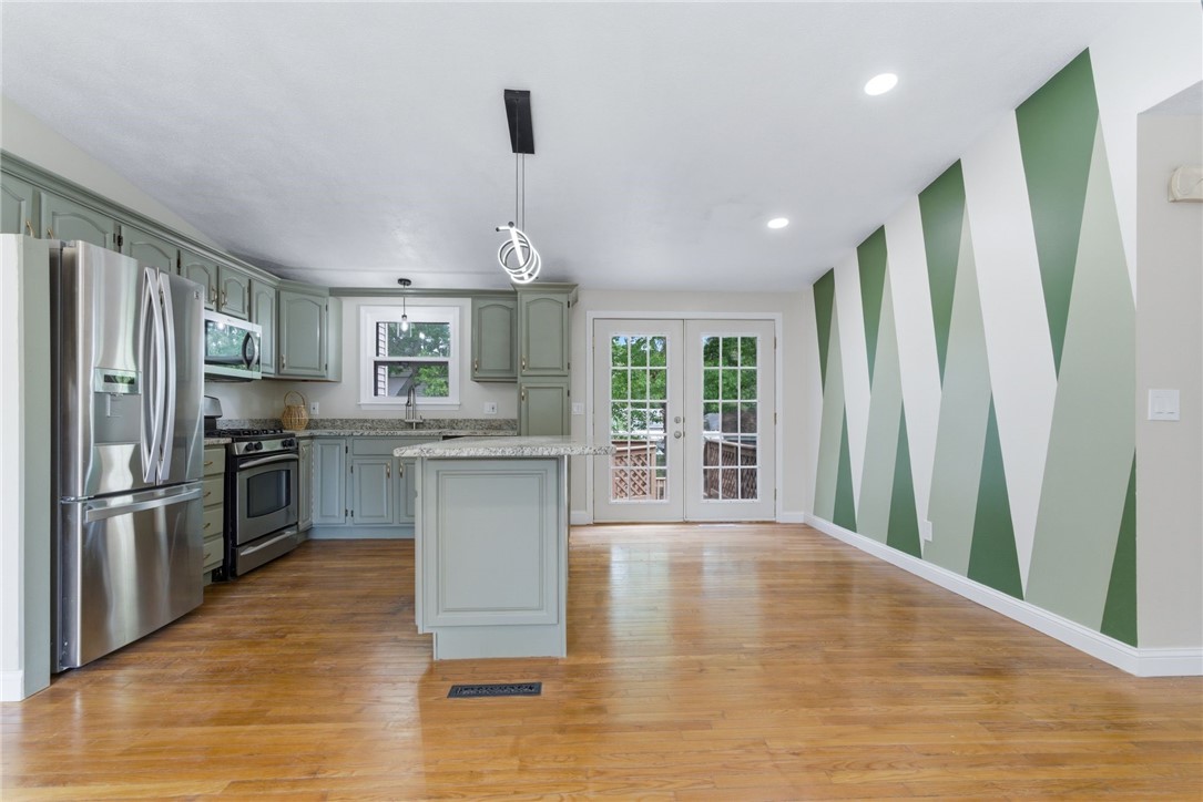 20 Killey Avenue Warwick, RI 02889 - Photo 5 of 36