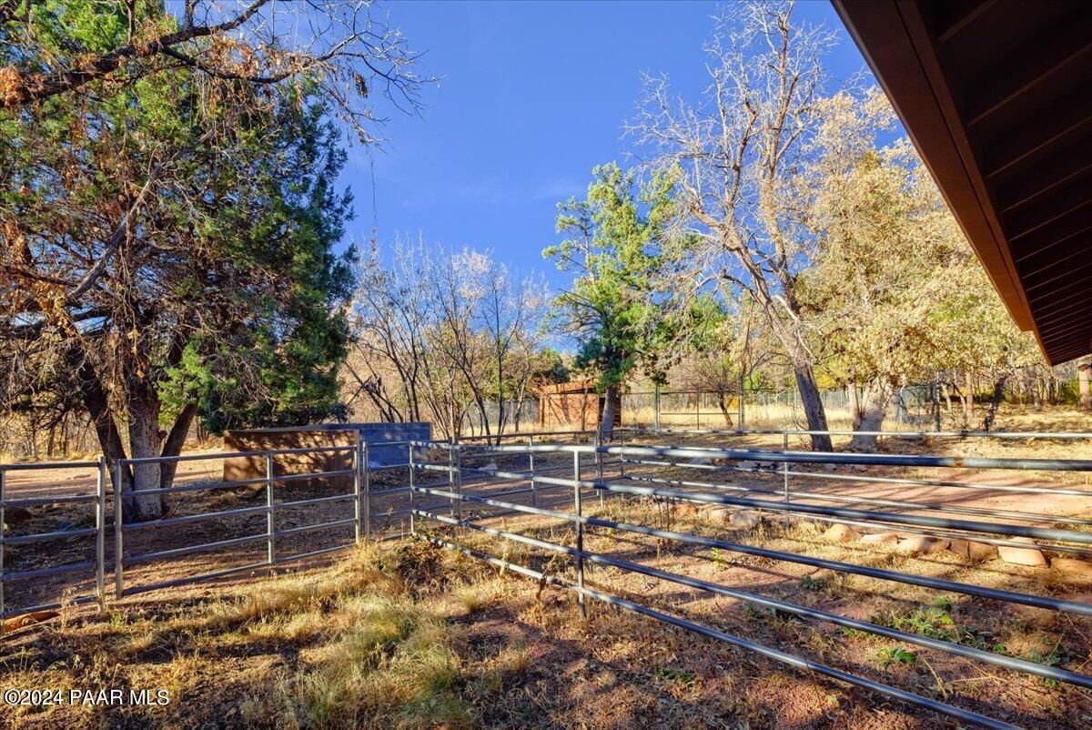 1804 Pyle Ranch Road Payson, AZ 85541 - Photo 78 of 113 a backyard of a house with lots of green space