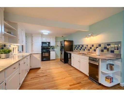 126 Robin Hill Road Chelmsford, MA 01824 - Photo 12 of 30 Gallery Image 12
