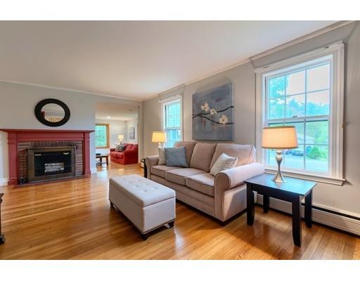 126 Robin Hill Road Chelmsford, MA 01824 - Photo 4 of 30 Gallery Image 4