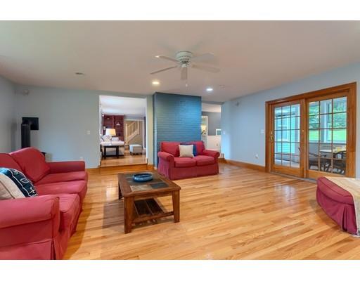 126 Robin Hill Road Chelmsford, MA 01824 - Photo 9 of 30 Gallery Image 9