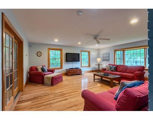 126 Robin Hill Road Chelmsford, MA 01824 - Photo 10 of 30 Gallery Image 10
