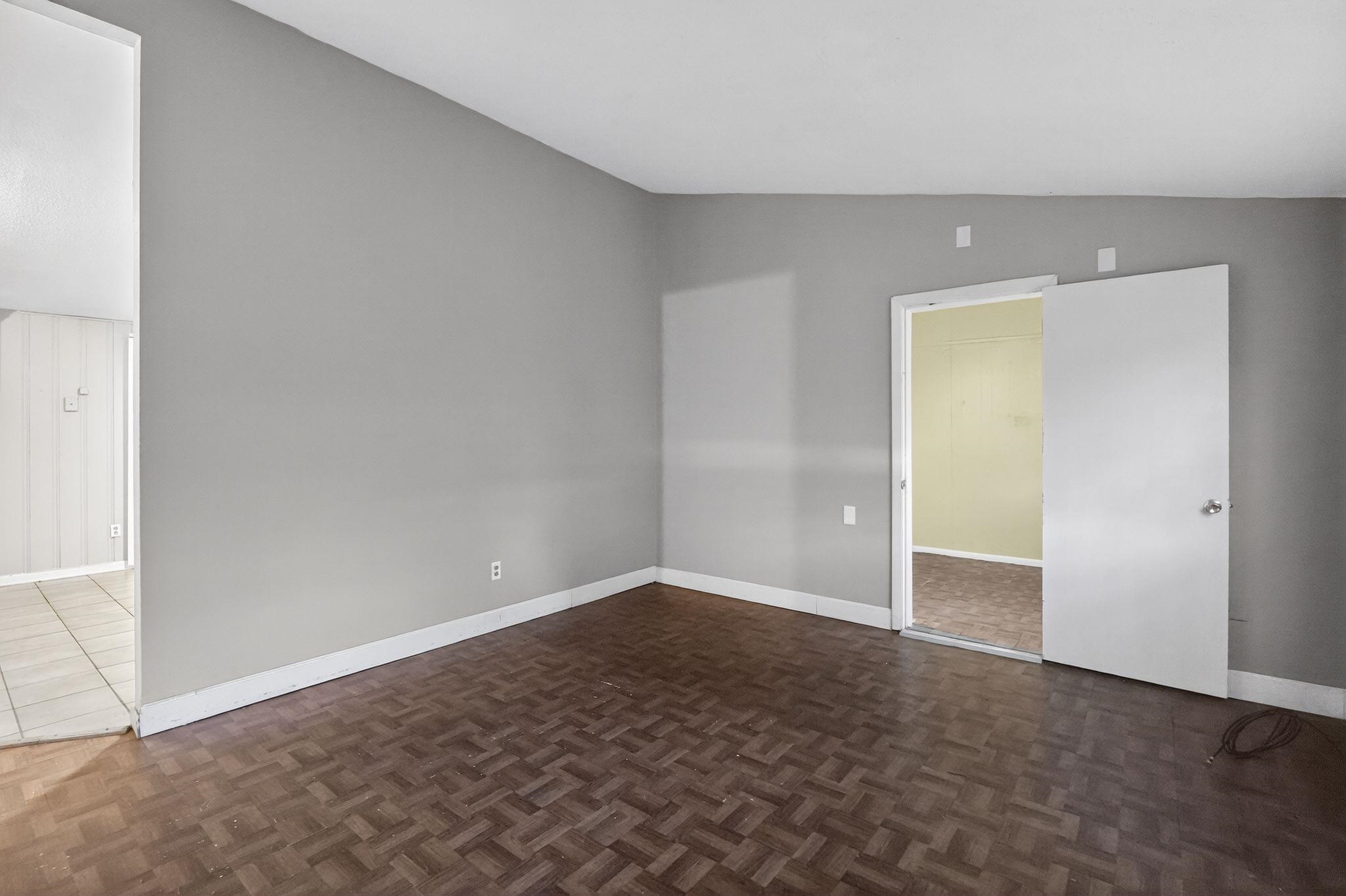 4504 Neely Road Memphis, TN 38109 - Photo 12 of 32 an empty room with an entryway