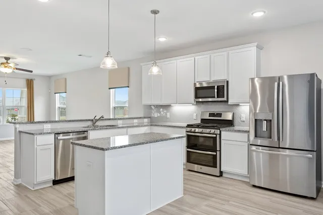 $2,310 | 301 Clearlake Drive, Hutto, TX 78634