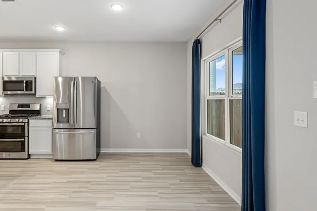 $2,310 | 301 Clearlake Drive, Hutto, TX 78634