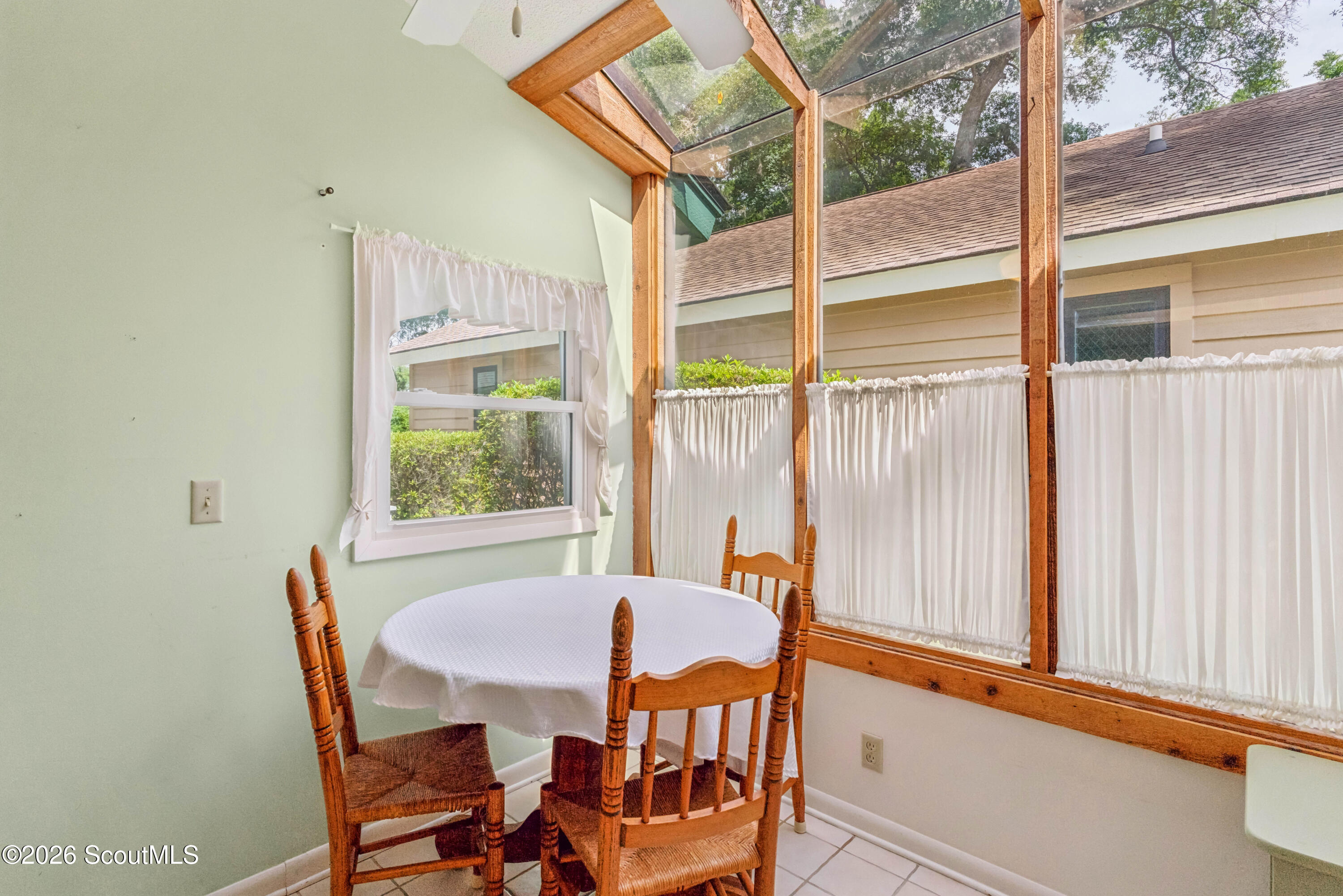 22 Bay Tree Court West St. Simons Island, GA 31522 - Photo 11 of 29 Breakfast Nook