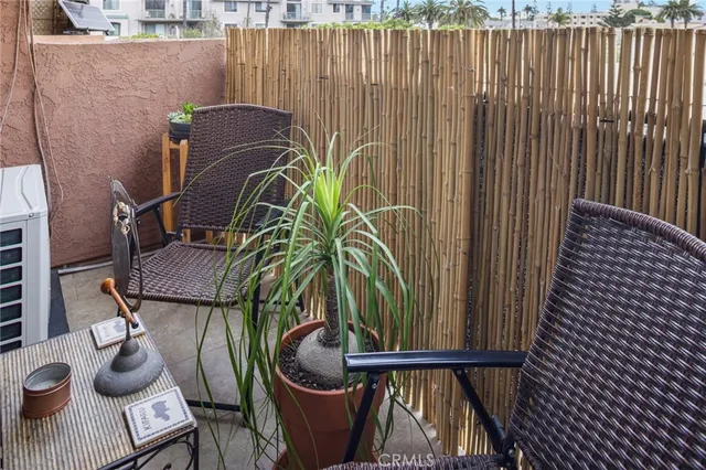 $390,000 | 460 Golden Avenue, Unit 434, Long Beach, CA 90802