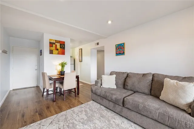 $390,000 | 460 Golden Avenue, Unit 434, Long Beach, CA 90802