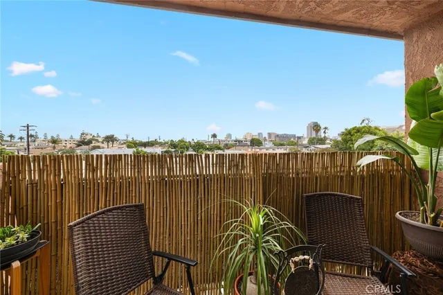 $390,000 | 460 Golden Avenue, Unit 434, Long Beach, CA 90802