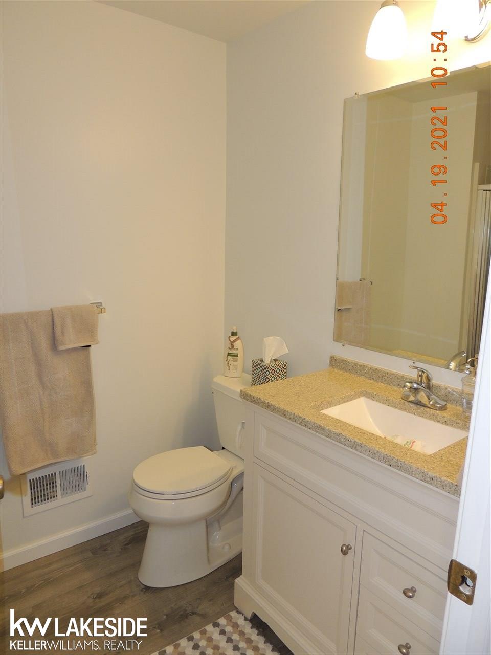 1675 Huntington Park, Unit B Rochester Hills, MI 48309 - Photo 34 of 42