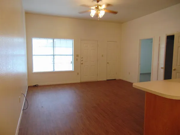 $995 | 2403 Ridgeview Drive, Kingsland, TX 78639