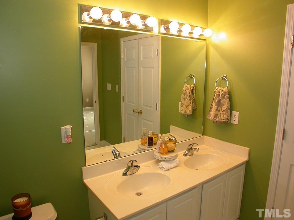 5624 Slide Rock Lane Raleigh, NC 27613 - Photo 15 of 18