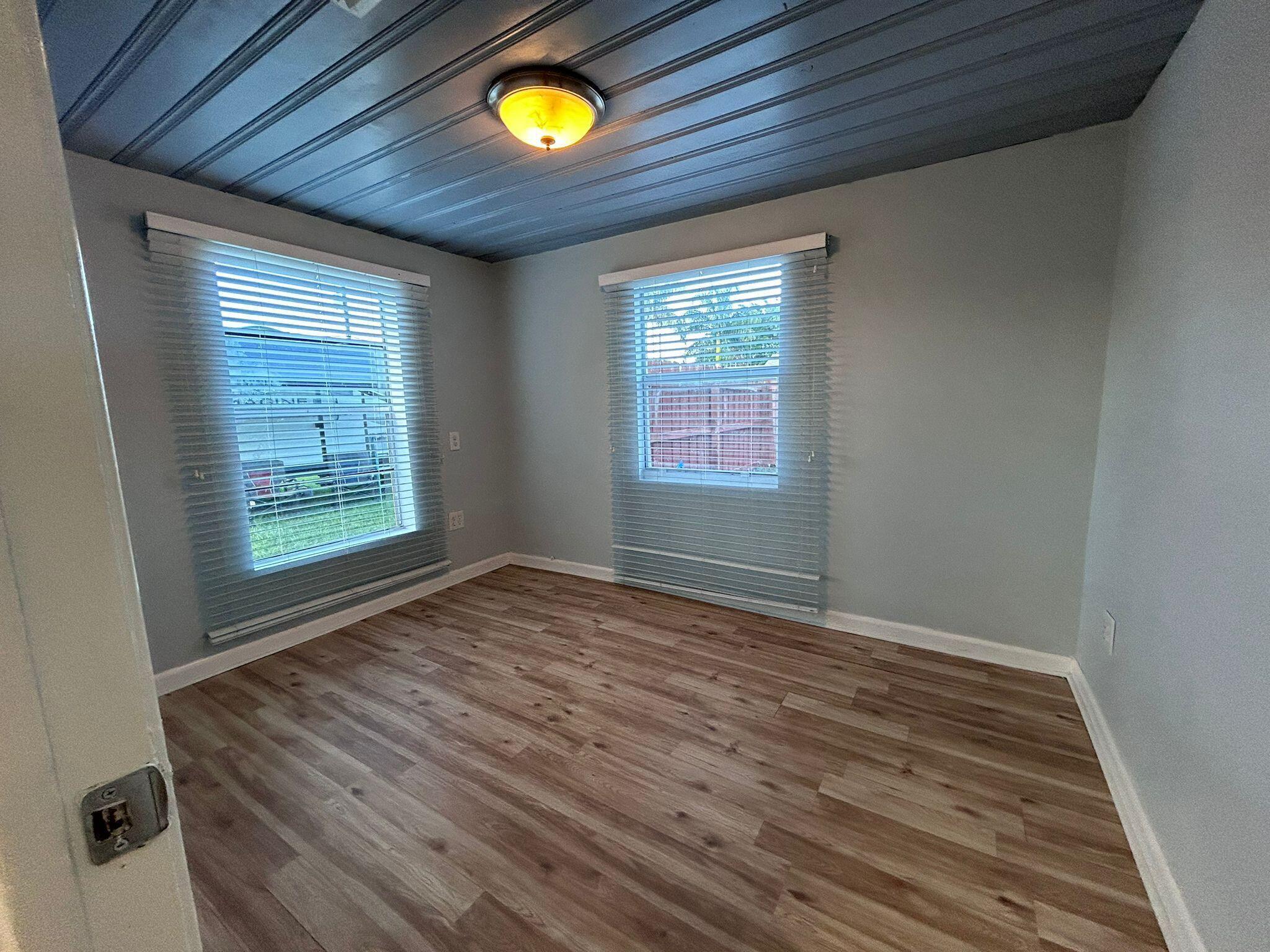 3901 Lakewood Road, Unit A Palm Springs, FL 33461 - Photo 7 of 11 7c43e1a0-fc55-4933-9cff-bcb4f3a86a7a