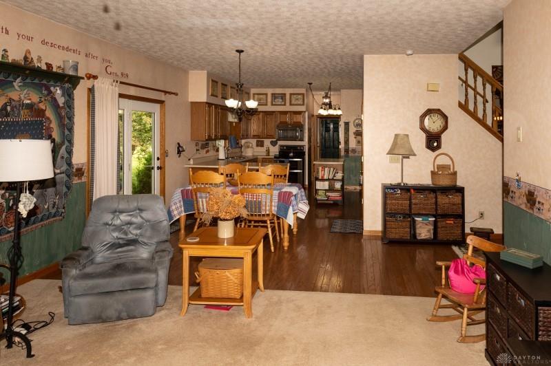 431 Victory Road Springfield, OH 45504 - Photo 8 of 36