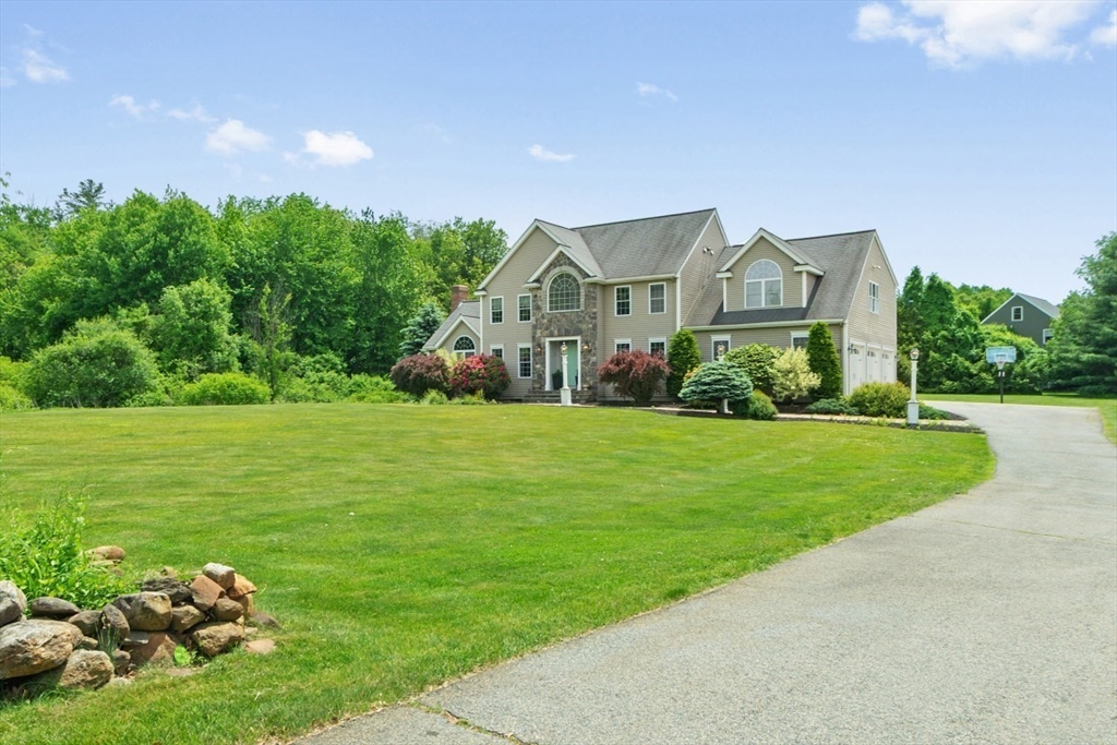 307 Chestnut Street Hudson, MA 01749 - Photo 2 of 42