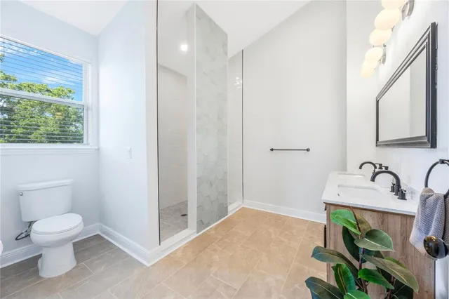 $749,900 | 707 North Disston Avenue, Tarpon Springs, FL 34689