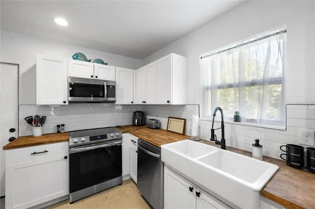 $749,900 | 707 North Disston Avenue, Tarpon Springs, FL 34689