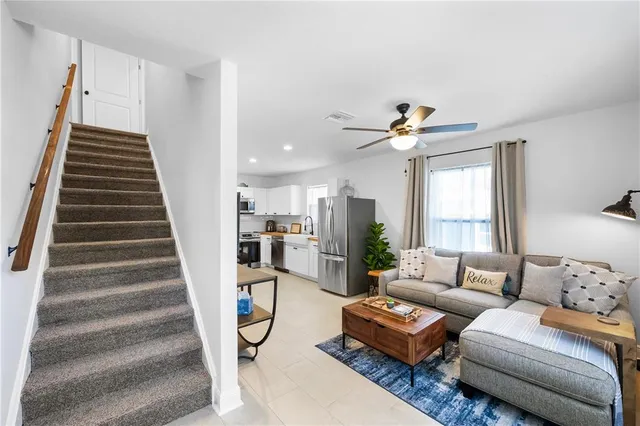 $749,900 | 707 North Disston Avenue, Tarpon Springs, FL 34689