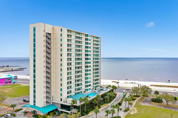 $339,900 | 2060 Beach Boulevard, Unit 102, Biloxi, MS 39531