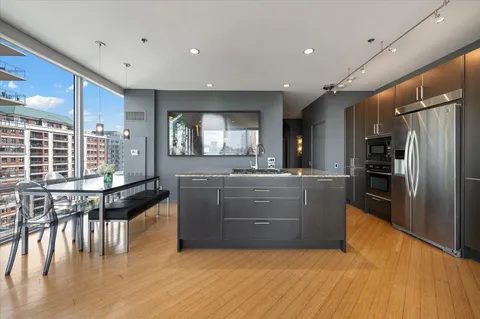 $699,000 | 653 North Kingsbury Street, Unit 1103, Chicago, IL 60654