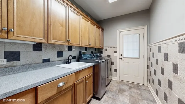 $935,000 | 761 Reserve Court, South Elgin, IL 60177