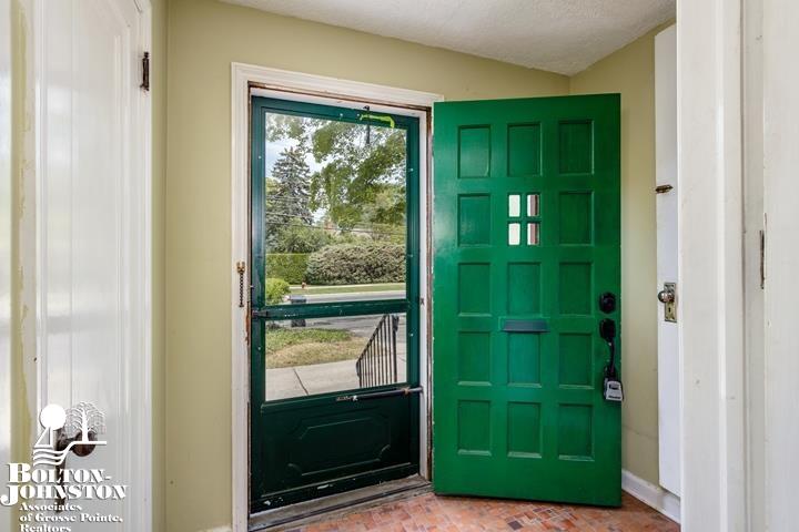 321 Moross Road Grosse Pointe Farms, MI 48236 - Photo 2 of 52