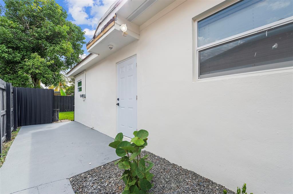 6840 Southwest 3rd Street Miami, FL 33144 - Photo 7 of 23