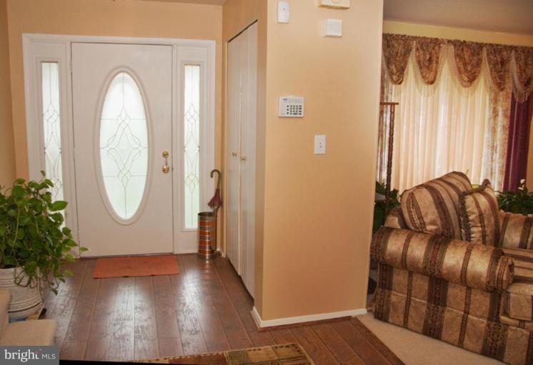 3908 Grierson Road Randallstown, MD 21133 - Photo 3 of 15 Entrance / Foyer