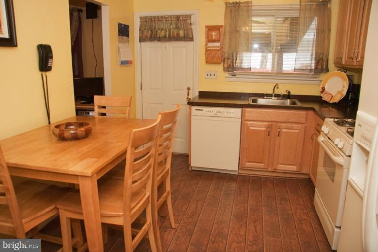 3908 Grierson Road Randallstown, MD 21133 - Photo 7 of 15 Kitchen